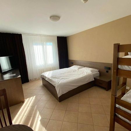 Motel Des Fleurs Servion Luaran gambar