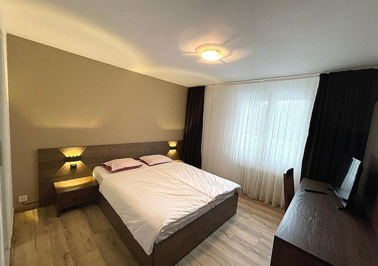 Motel Des Fleurs Servion Luaran gambar