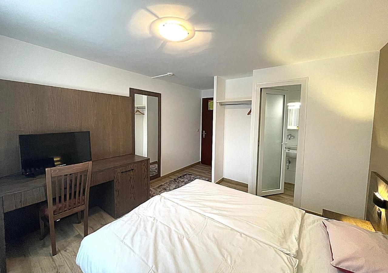 Motel Des Fleurs Servion Luaran gambar