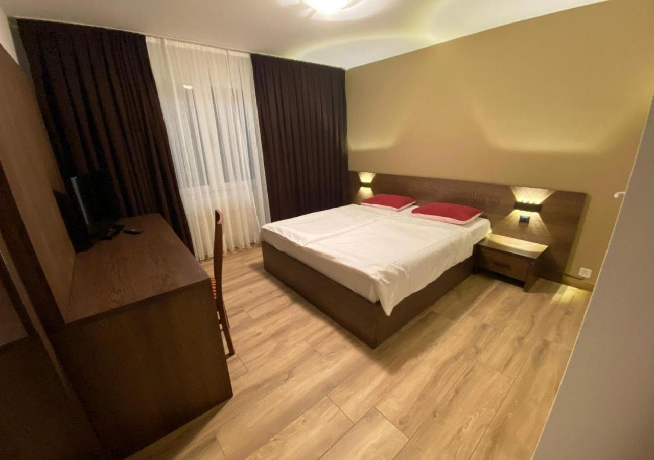 Motel Des Fleurs Servion Luaran gambar