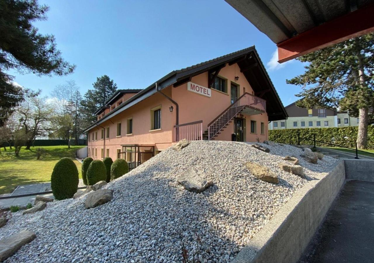 Motel Des Fleurs Servion Luaran gambar