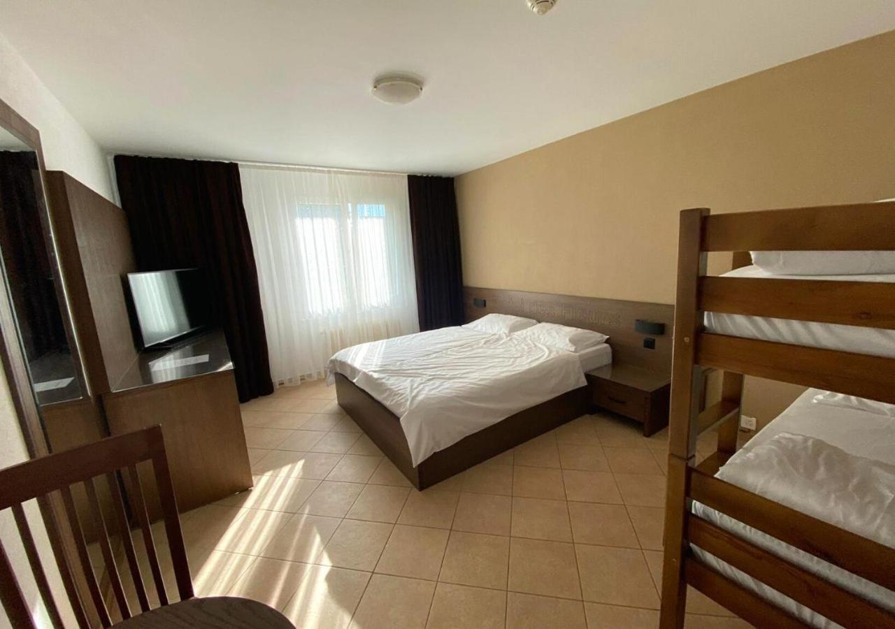 Motel Des Fleurs Servion Luaran gambar