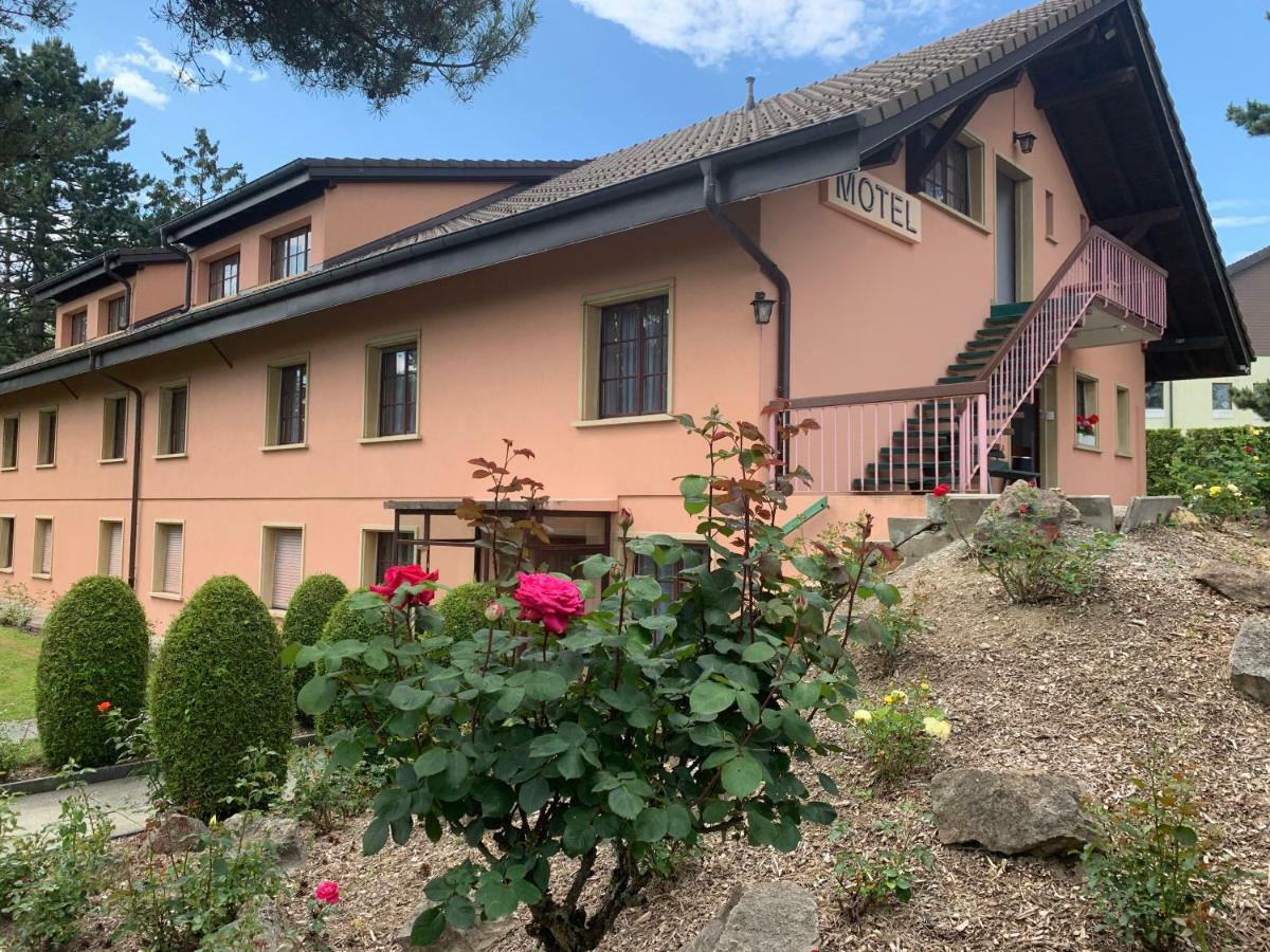 Motel Des Fleurs Servion Luaran gambar