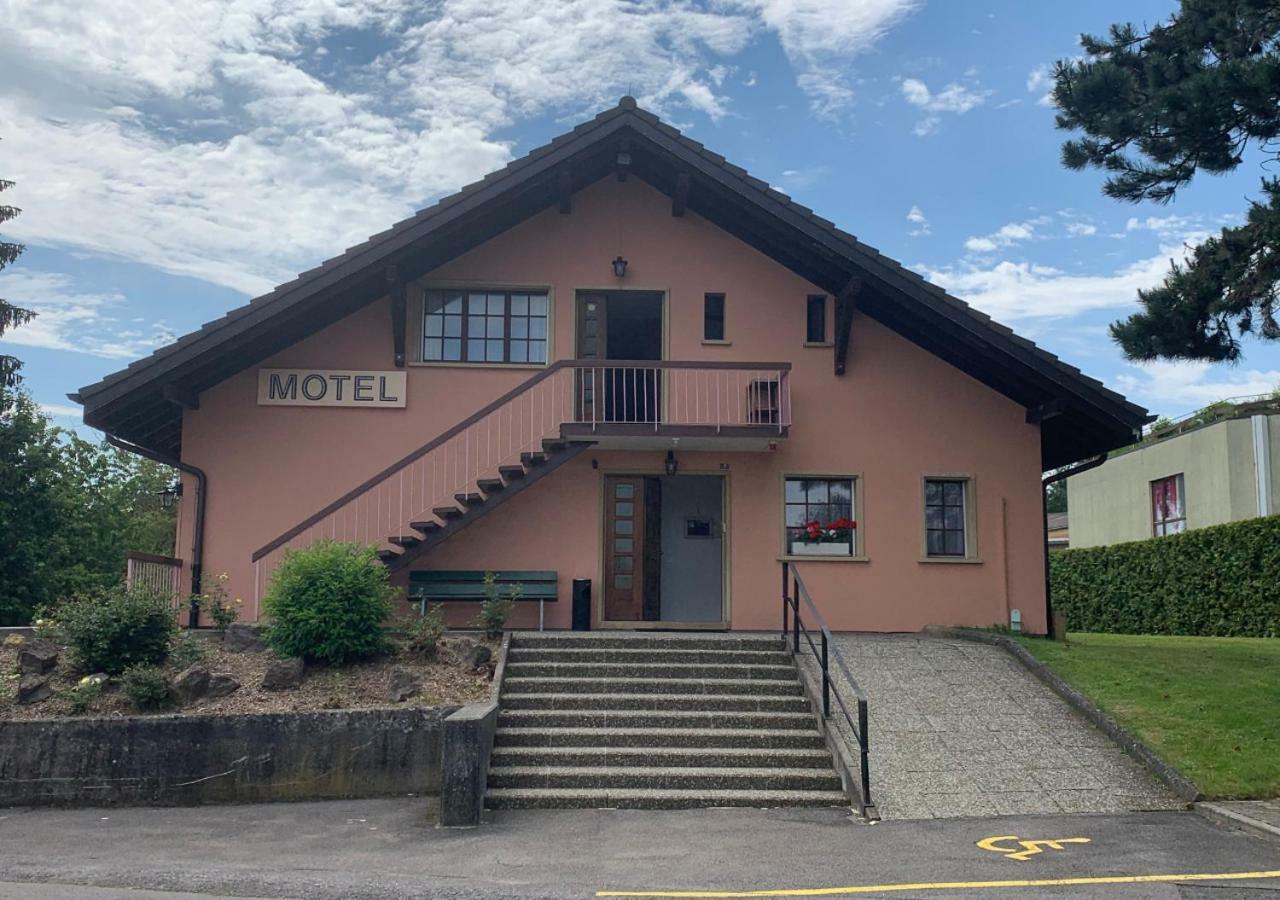 Motel Des Fleurs Servion Luaran gambar